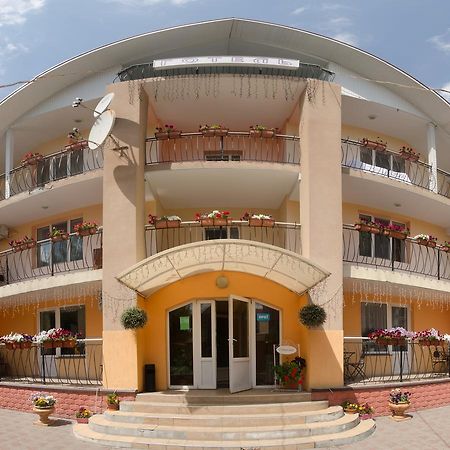 Galant Hotel Boriszpil Kültér fotó