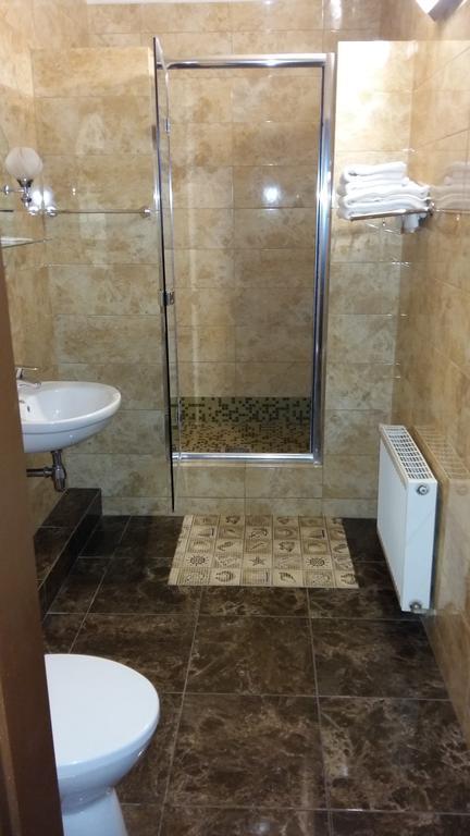 Galant Hotel Boriszpil Kültér fotó