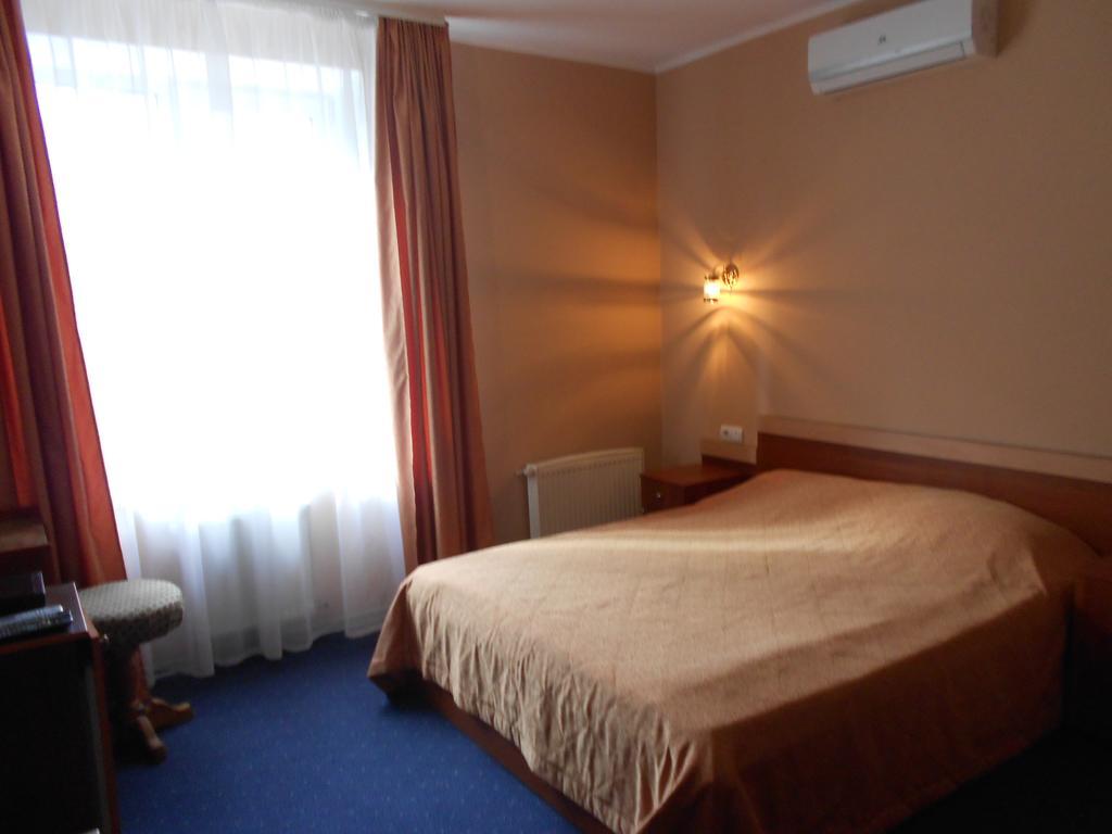 Galant Hotel Boriszpil Kültér fotó