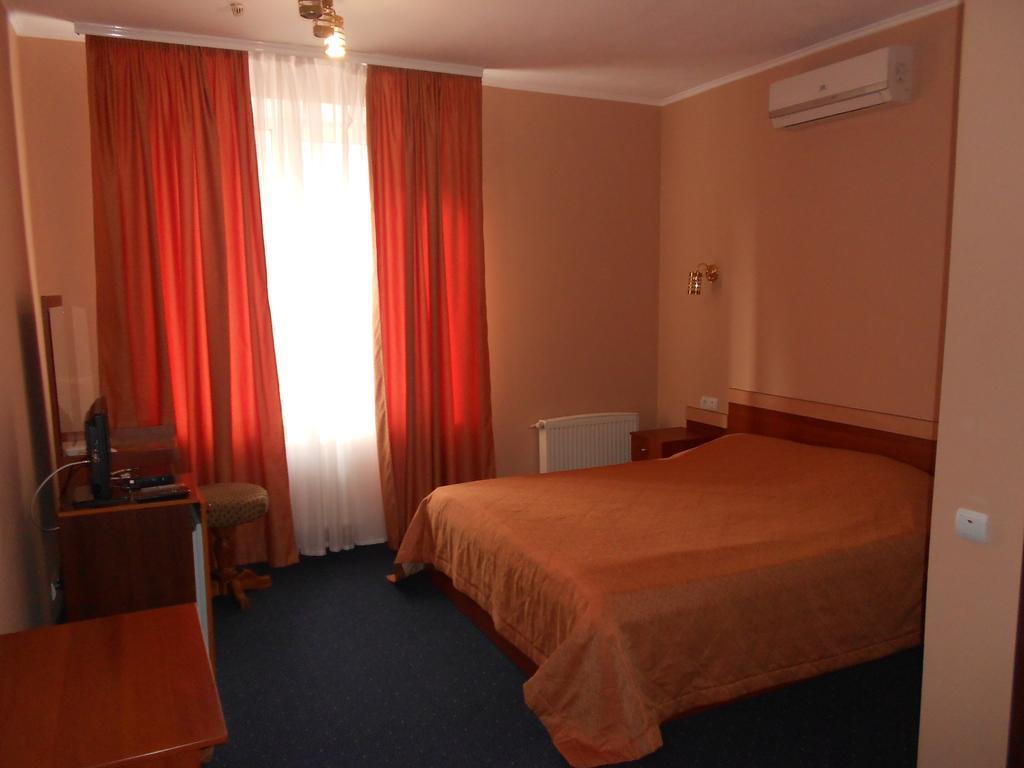 Galant Hotel Boriszpil Kültér fotó
