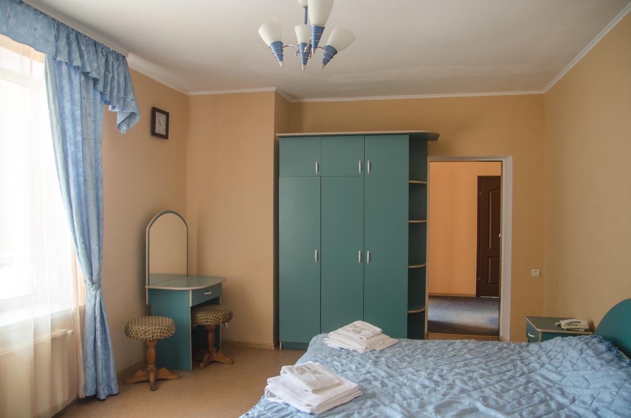 Galant Hotel Boriszpil Kültér fotó
