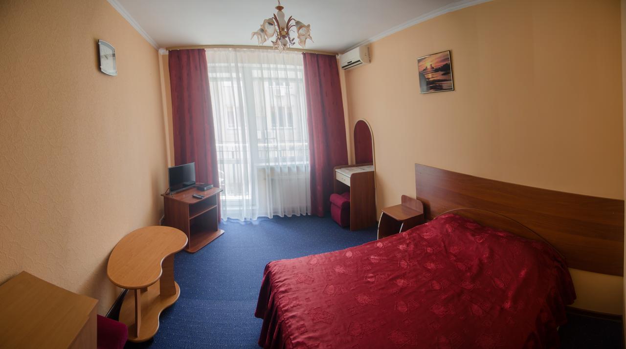 Galant Hotel Boriszpil Kültér fotó